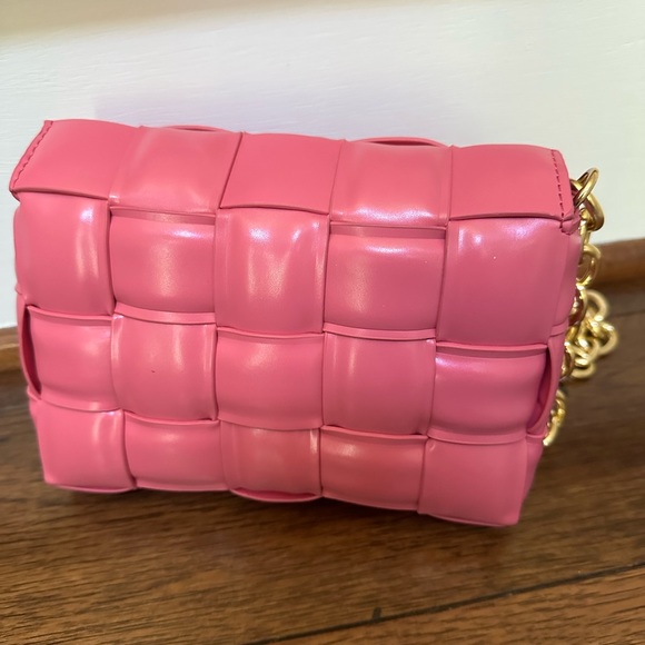 Urban Expressions Pink Crossbody or Clutch with Gold Chain- NWOT - Picture 5 of 9